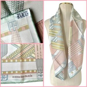 Hermès Silk Scarf Carre 90 “Sangles en Zigzag” Soft Pastels Gray Blush w/Box